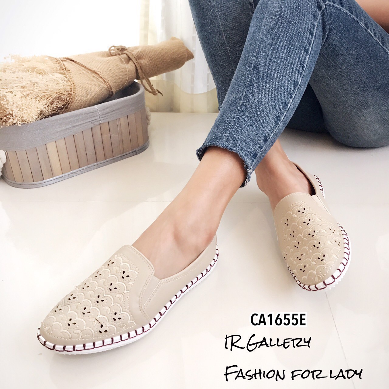 รองเท้าคัทชูฉลุลาย Style Cawavia (สีชมพู)