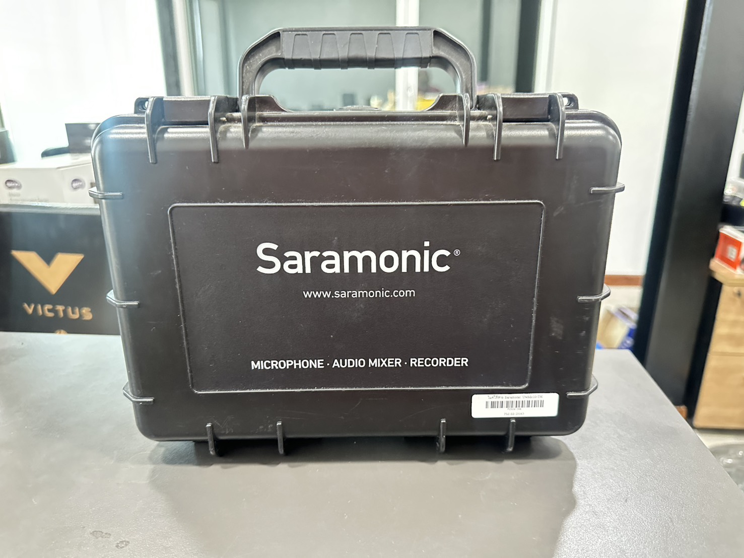 ชุดไมค์ไร้สาย Saramonic UwMic10-TH (2 Transmitter + 1 Receiver) พร้อมกล่องใส่