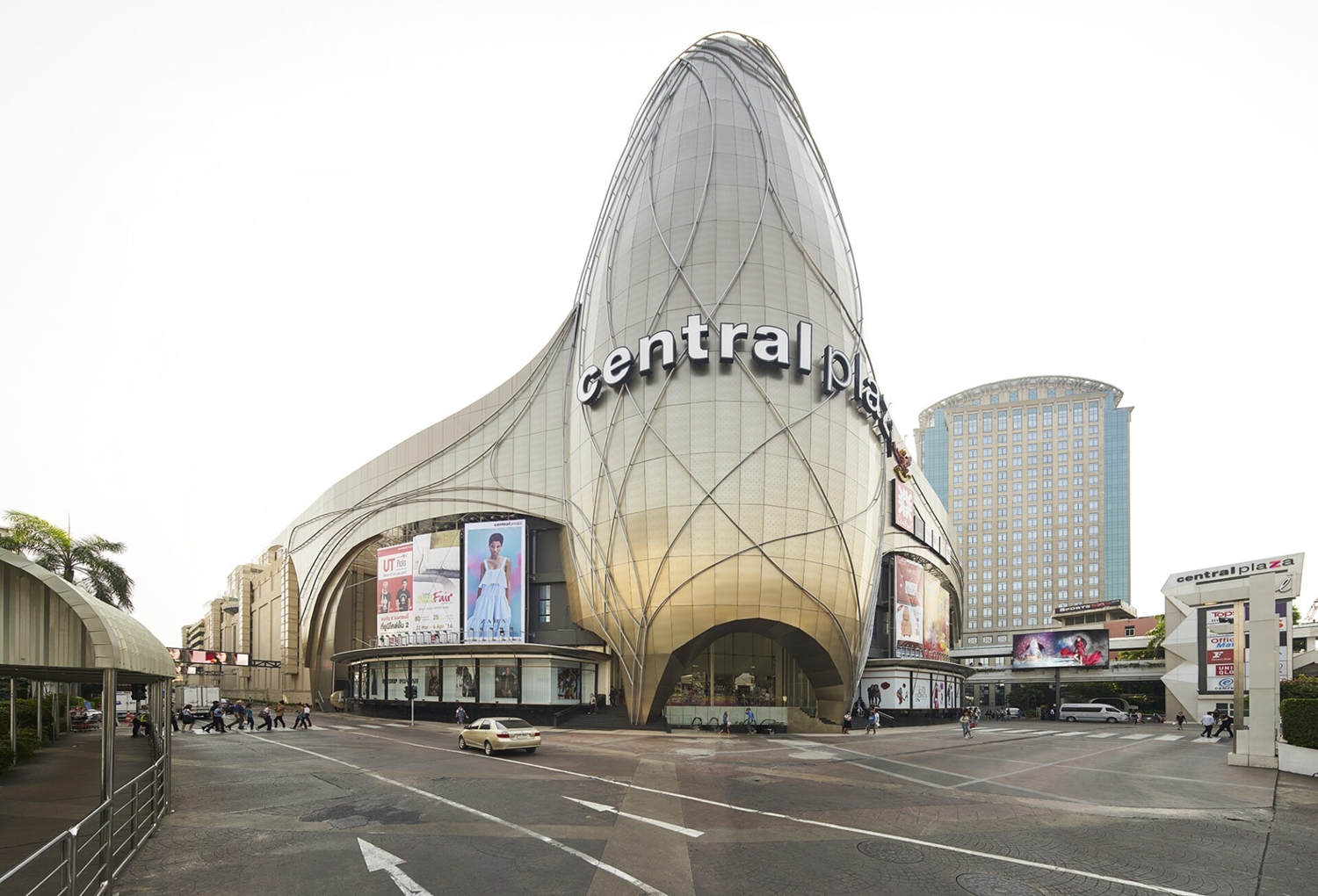 อาคารสำนักงานเซ็นทรัล ปิ่นเกล้า (Central Pinklao Office Tower) สำนักงานออฟฟิศให้เช่าย่านปิ่นเกล้า ติดถนนบรมราชชนนี บางกอกน้อย กรุงเทพฯ