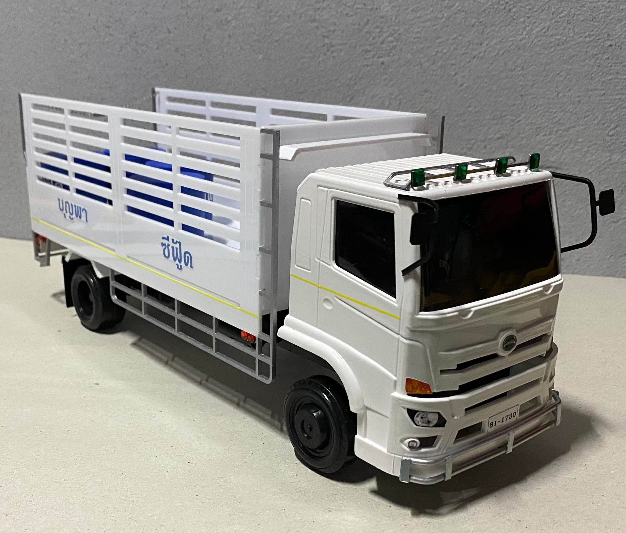 รถหกล้อคอก