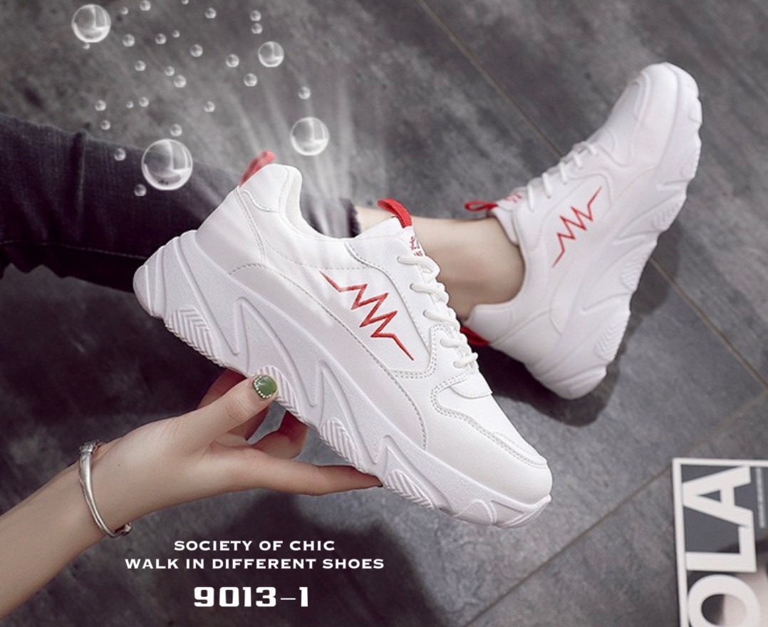 รองเท้าผ้าใบแต่งลายwave