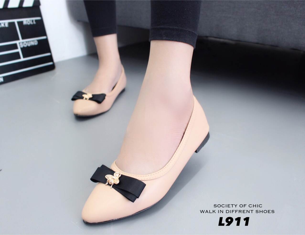 รองเท้าคัทชูหนังนิ่ม Style Dior (สีครีม)