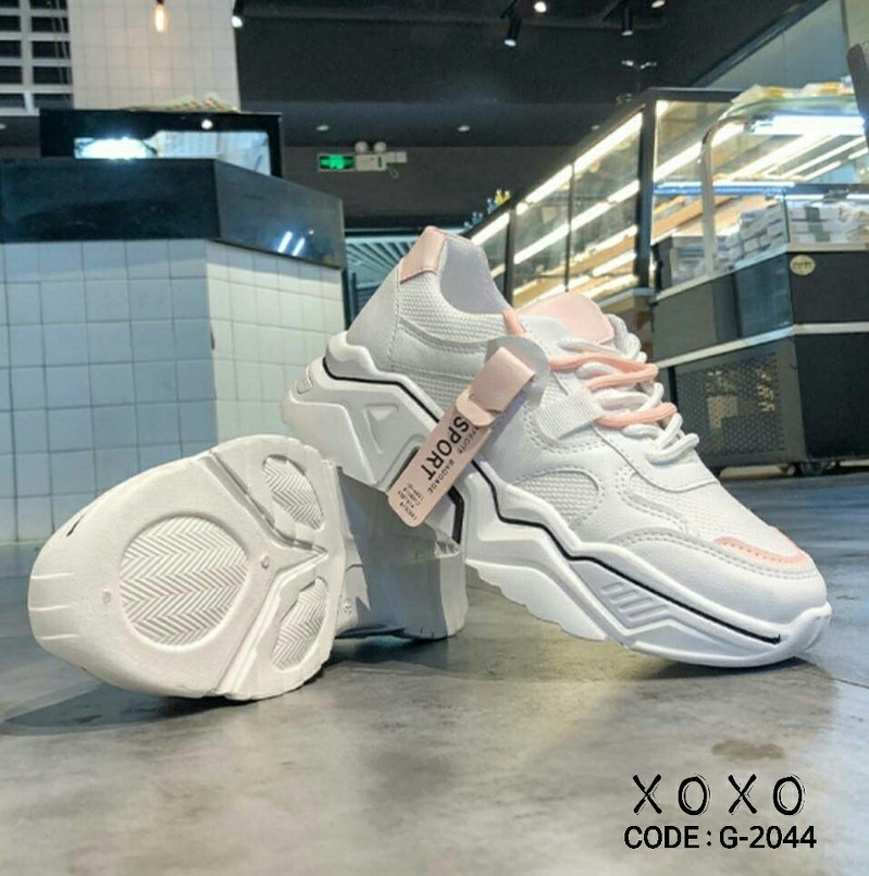 รองเท้าผ้าใย Sportแต่งป้าย (สีดำ)