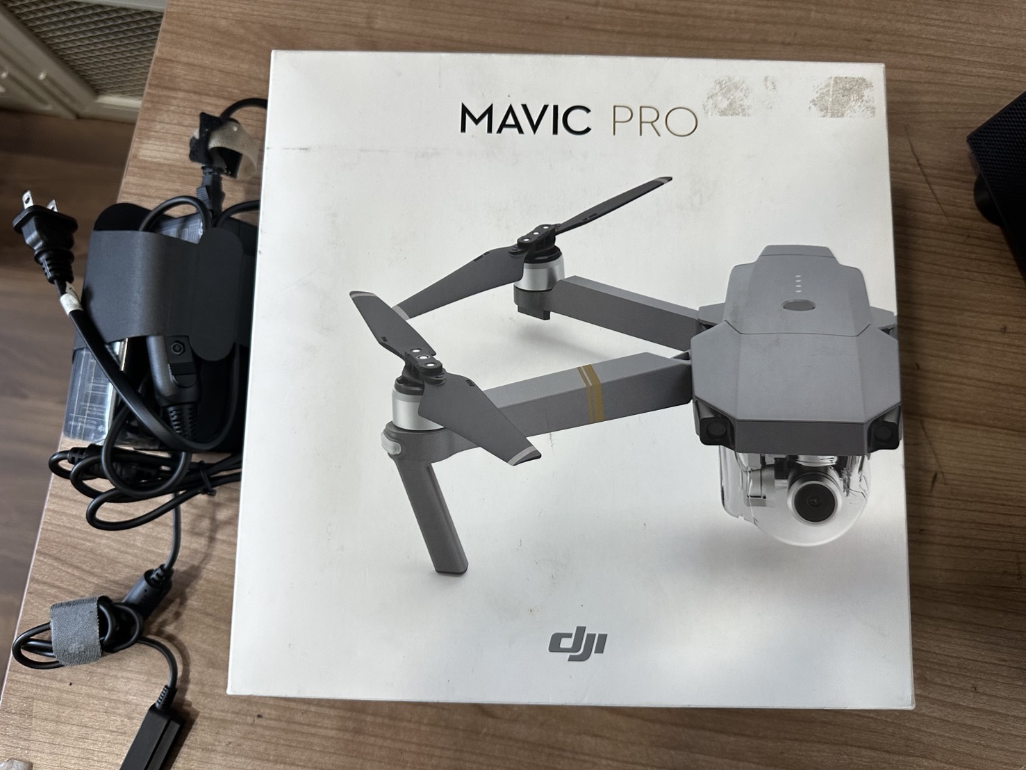 โดรน DJI Mavic Pro + อุปกรณ์ควบคุม