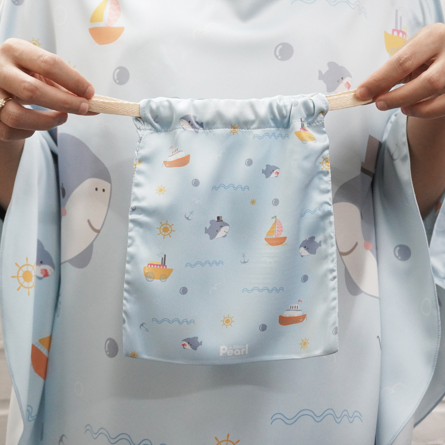 ผ้าคลุมให้นม 3in1 (รุ่นมีกระดุม ถอดโครงได้) แบบสั่งทำใส่ชื่อ ลาย Shark - Blue