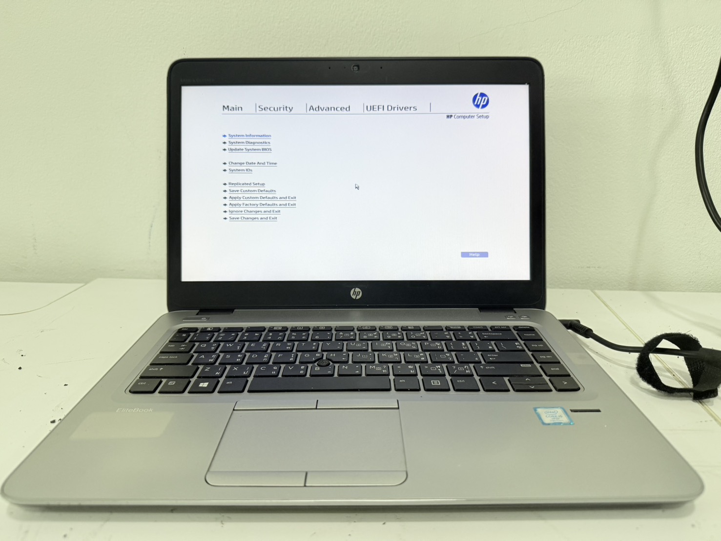 โน๊ตบุ๊ค HP EliteBook 840 G4 (i5-7300U/8GB/M.2 256GB) ไม่มี Adapter แบตเสื่อม จอ Bright จอมีรอย ขอบยางเสื่อม