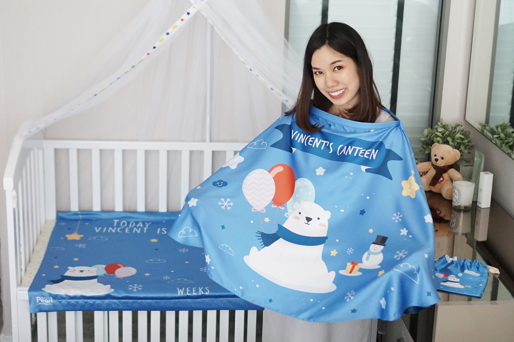 ผ้าคลุมให้นม สั่งทำใส่ชือ ลาย Polar Bear - Dark Blue