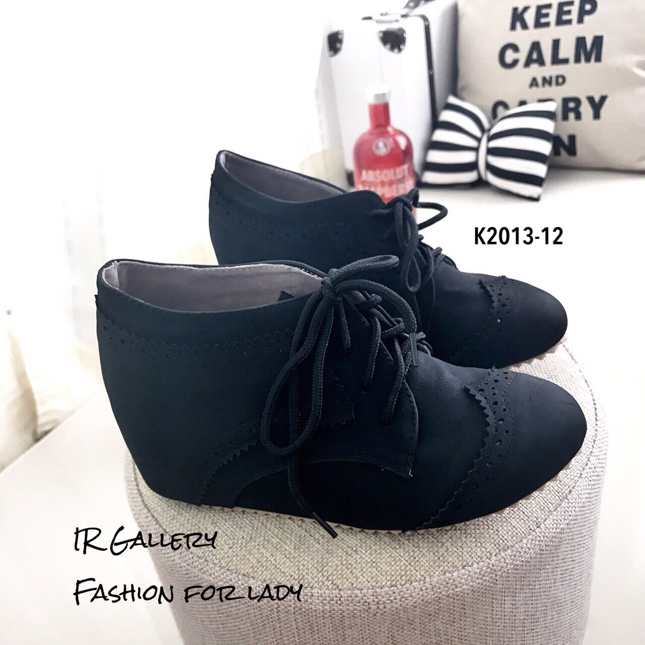 รองเท้าผ้าใบเสริมส้นสไตล์ Oxford (สีกากี)