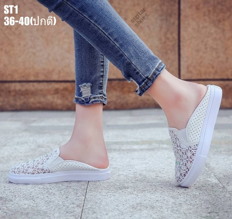 รองเท้าผ้าใบเปิดส้นแต่งผ้าลูกไม้ (สีดำ)