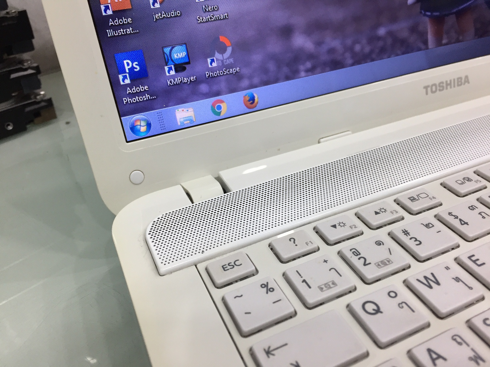 TOSHIBA Satellite L840-1005XW