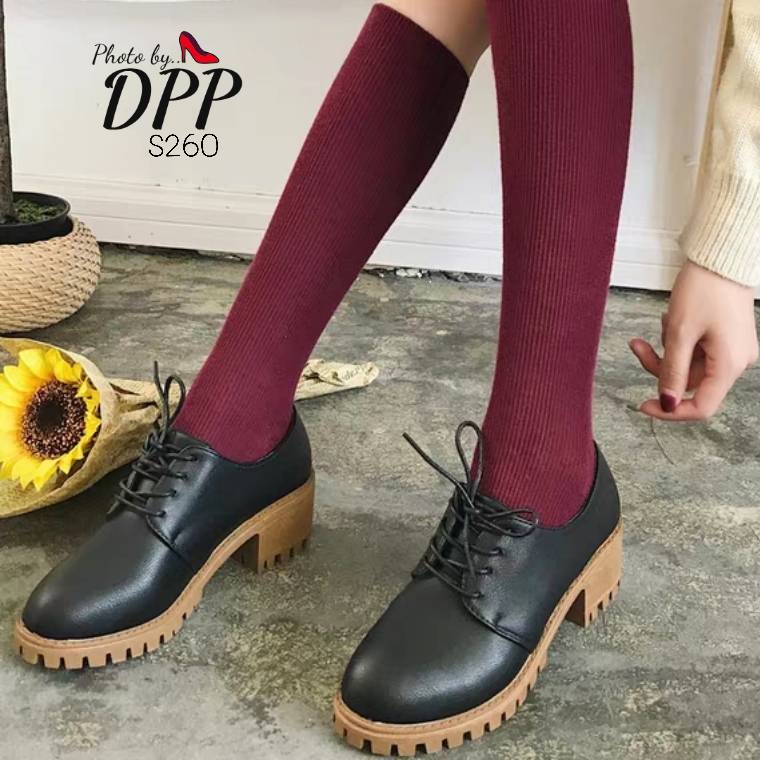 รองเท้าผ้าใบหนังเรียบ (สีครีม)