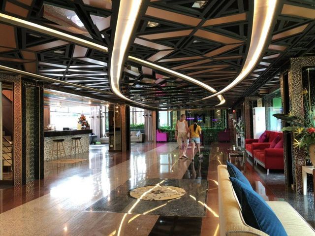 [ขายแล้ว] ขายกิจการโรงแรมใกล้ตลาดนัดเลียบด่วนรามอินทรา หรูหราระดับ 4 ดาว 90 ห้องพัก