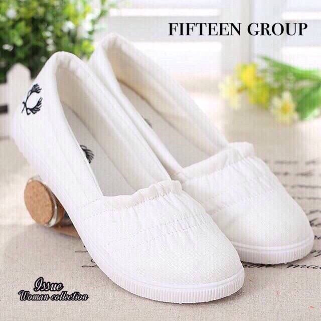พร้อมส่ง : รองเท้าผ้าใบผ้าcanvas (สีขาว)