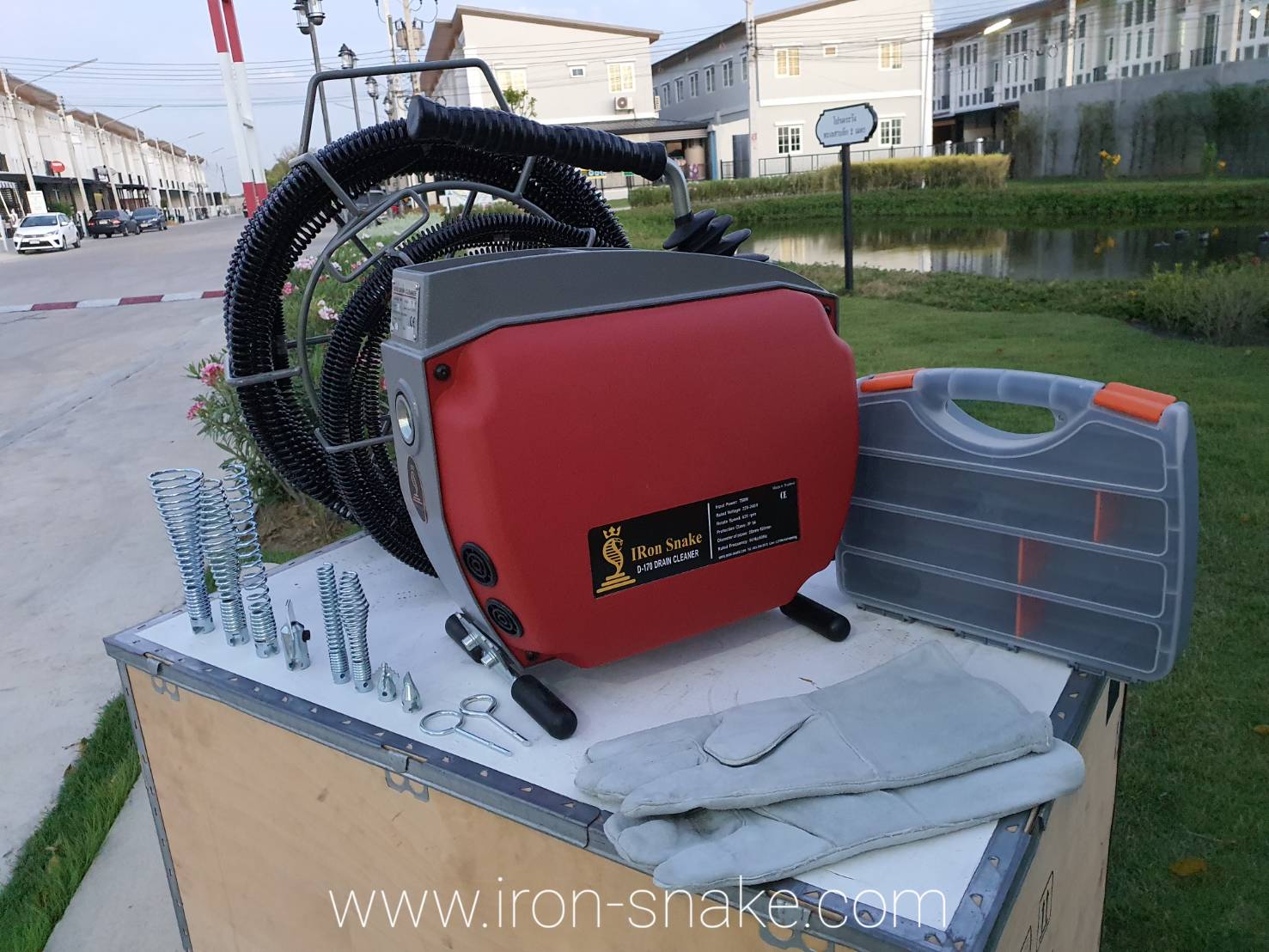เครื่องทะลวงท่อ งูเหล็ก D-170 ( ยี่ห้อ IRon Snake ) กำลัง 750 วัตต์