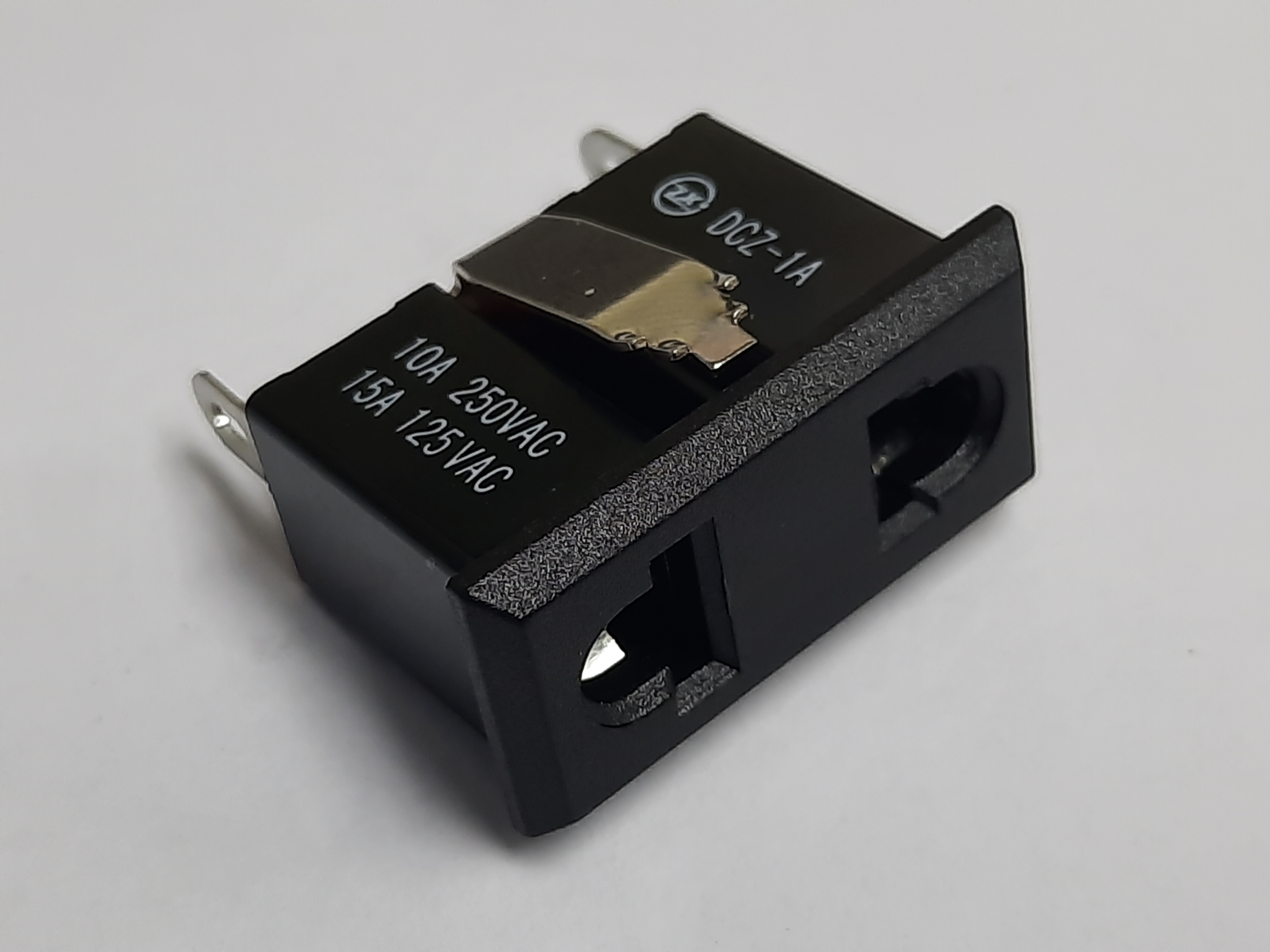 ปลั๊ก AC ติดแท่น รุ่น DCZ-1A