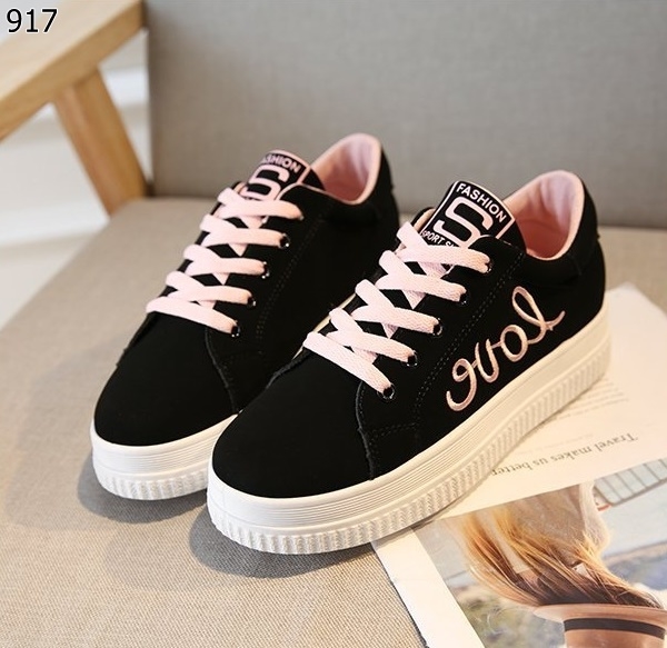 รองเท้าผ้าใบแฟชั่นปักลายlove (สีม่วง)