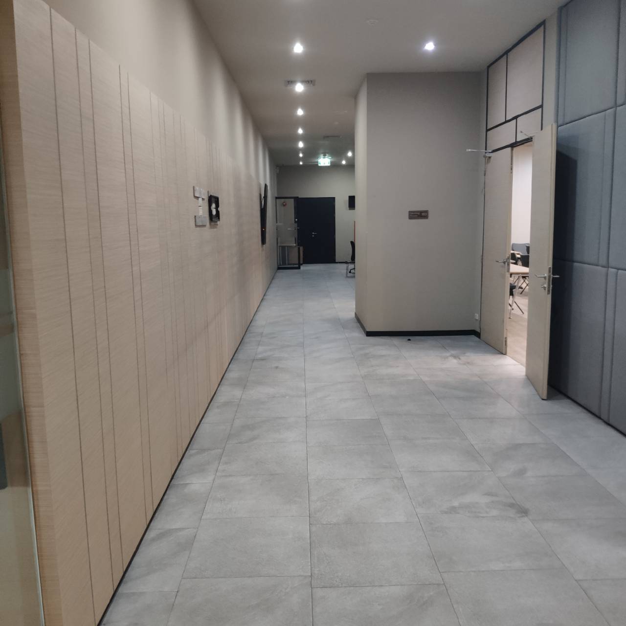 ไอทีเอฟ สีลม พาเลส (ITF-Silom Palace) สำนักงานให้เช่าย่านสีลม ศูนย์กลางธุรกิจ(CBD)ของกรุงเทพฯ ใกล้สถานีรถไฟฟ้า BTS ช่องนนทรี เพียง 350 ม.