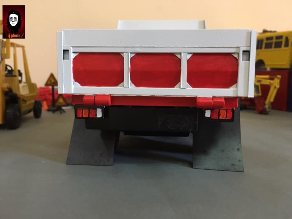 รถหกล้อดั๊มพ์จำลอง