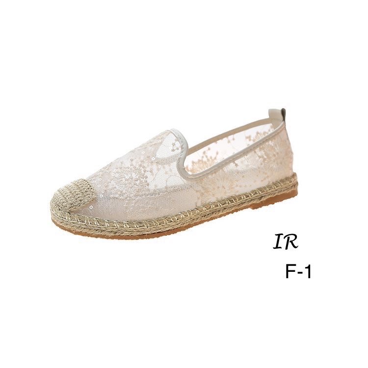 รองเท้าลูกไม้ทรงสวมปักลาย