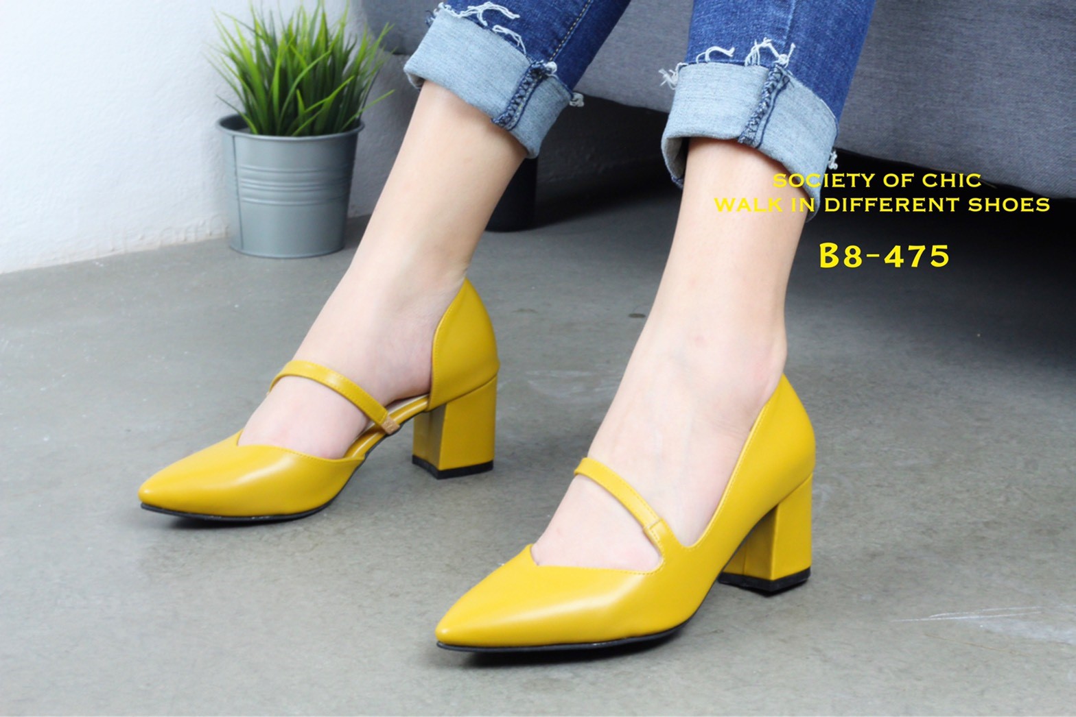 รองเท้าคัทชูส้นเตี้ยแต่งสายคาด (สีเขียว)