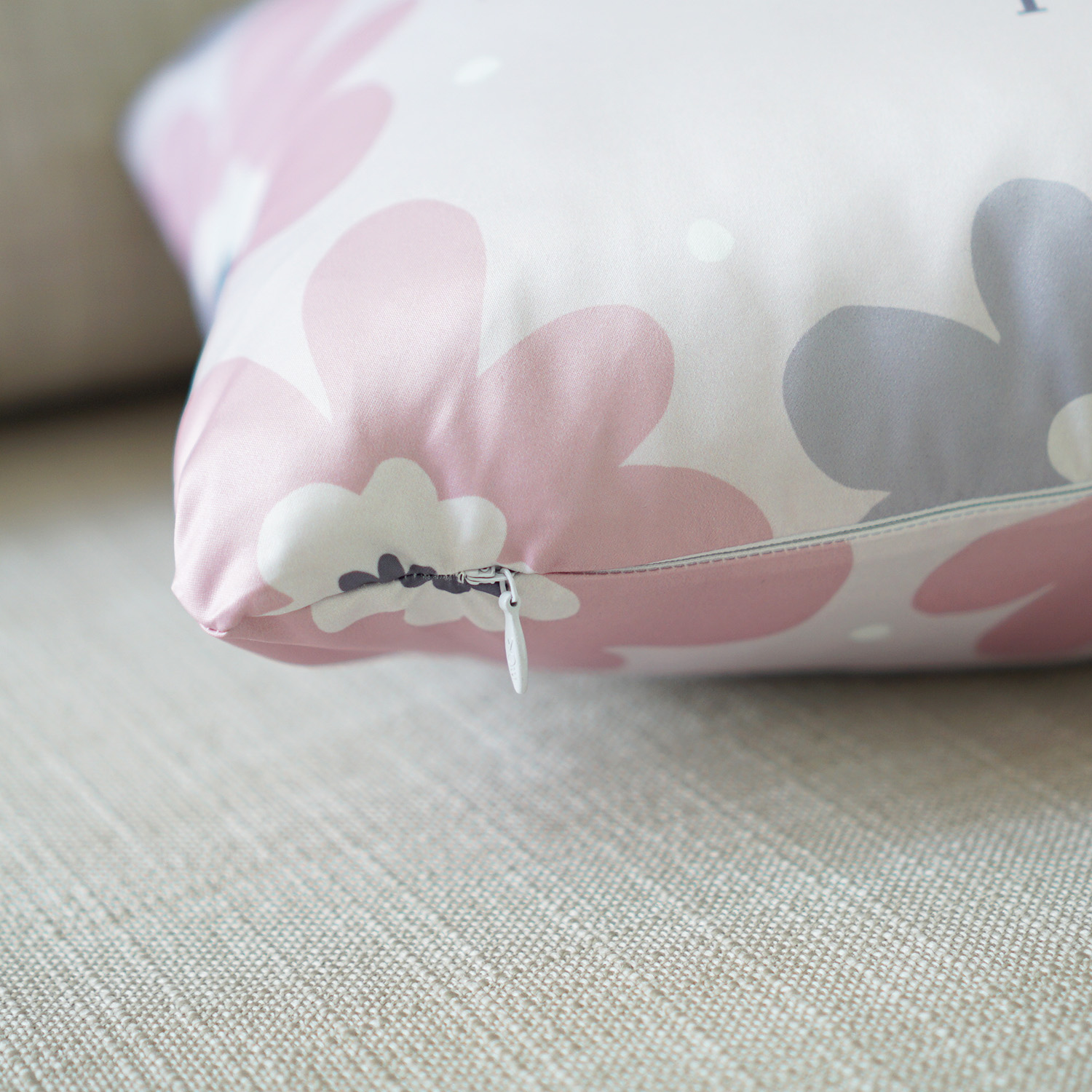 หมอนอิงทรงสี่เหลี่ยมยาว Big Flower - Pink (ราคาต่อใบ)