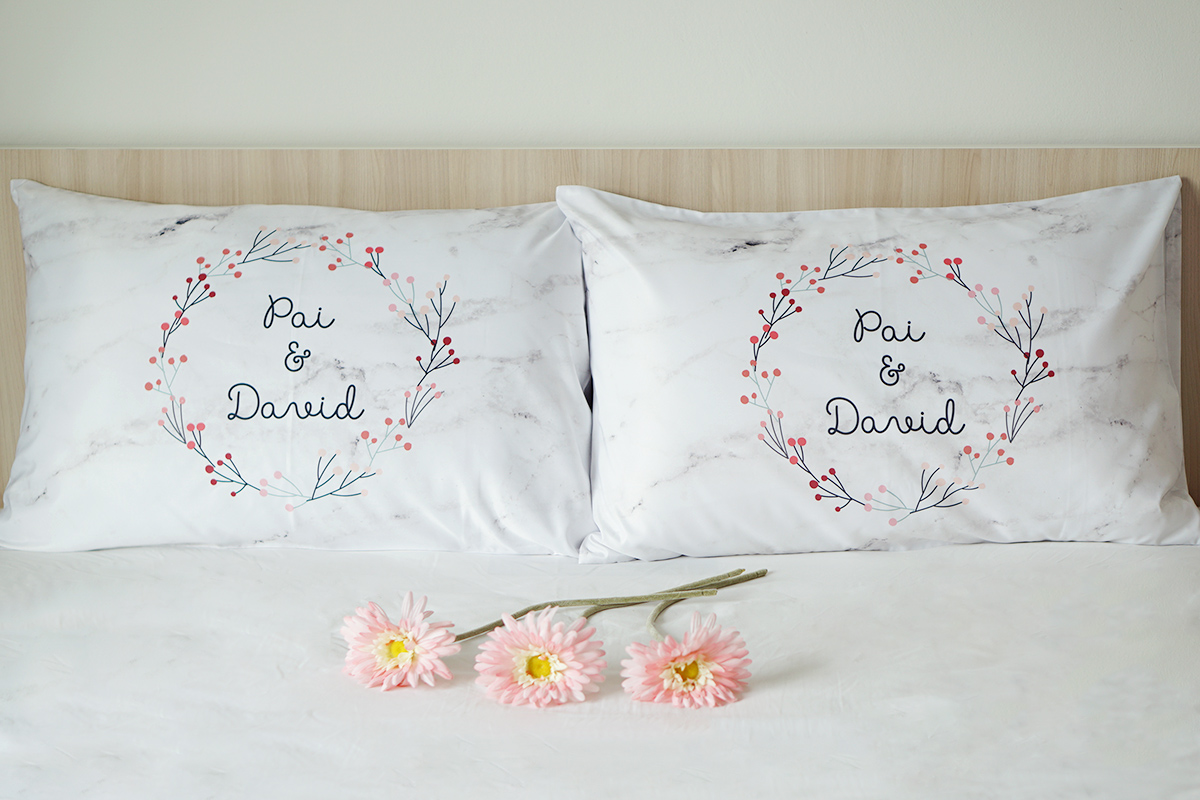 ปลอกหมอนหนุนคู่ลายหินอ่อน Petite Floral Frame - Black