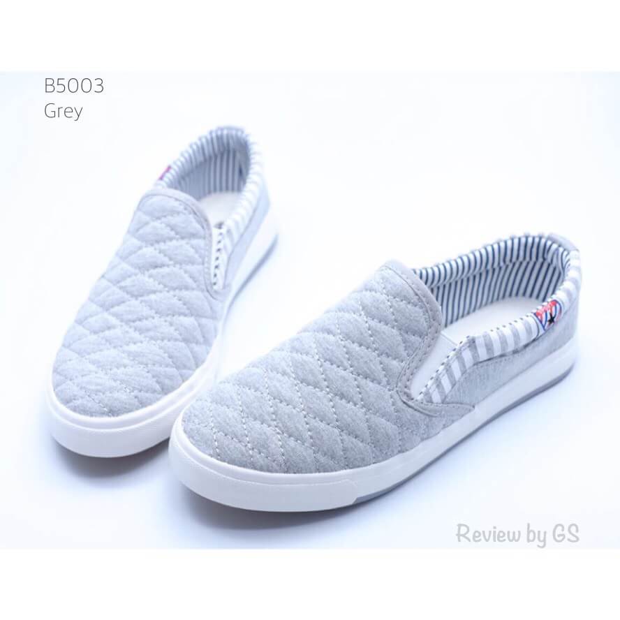 รองเท้าผ้าใบ Slip on ลายทาง (สีเทา)