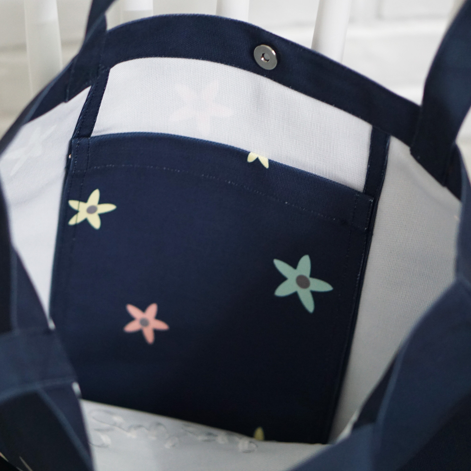กระเป๋าผ้าแคนวาส ปักชื่อ ลาย Floral Frame - Navy