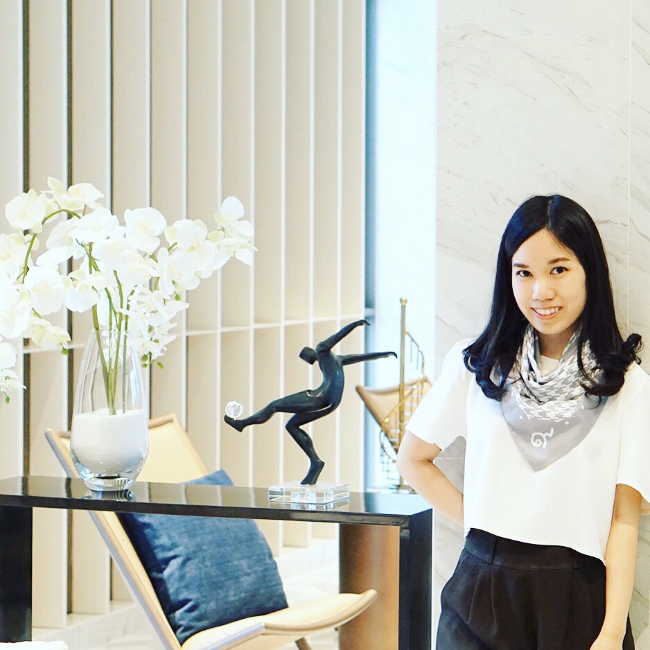 ผ้าพันคอ "ฉันเกิดในรัชกาลที่๙" สีเทา สั่งทำใส่ชื่อ