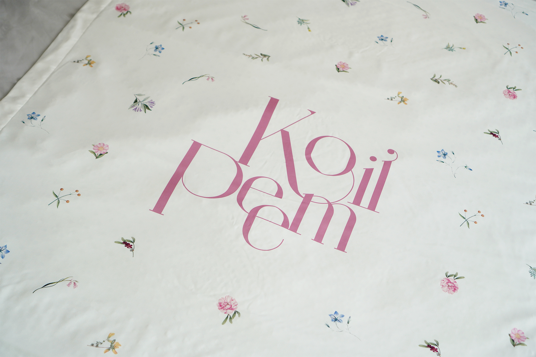 ชุดของขวัญแต่งงาน ปลอกหมอนคู่+ผ้าห่ม ขนาด 100x150cm ลาย Wildflower