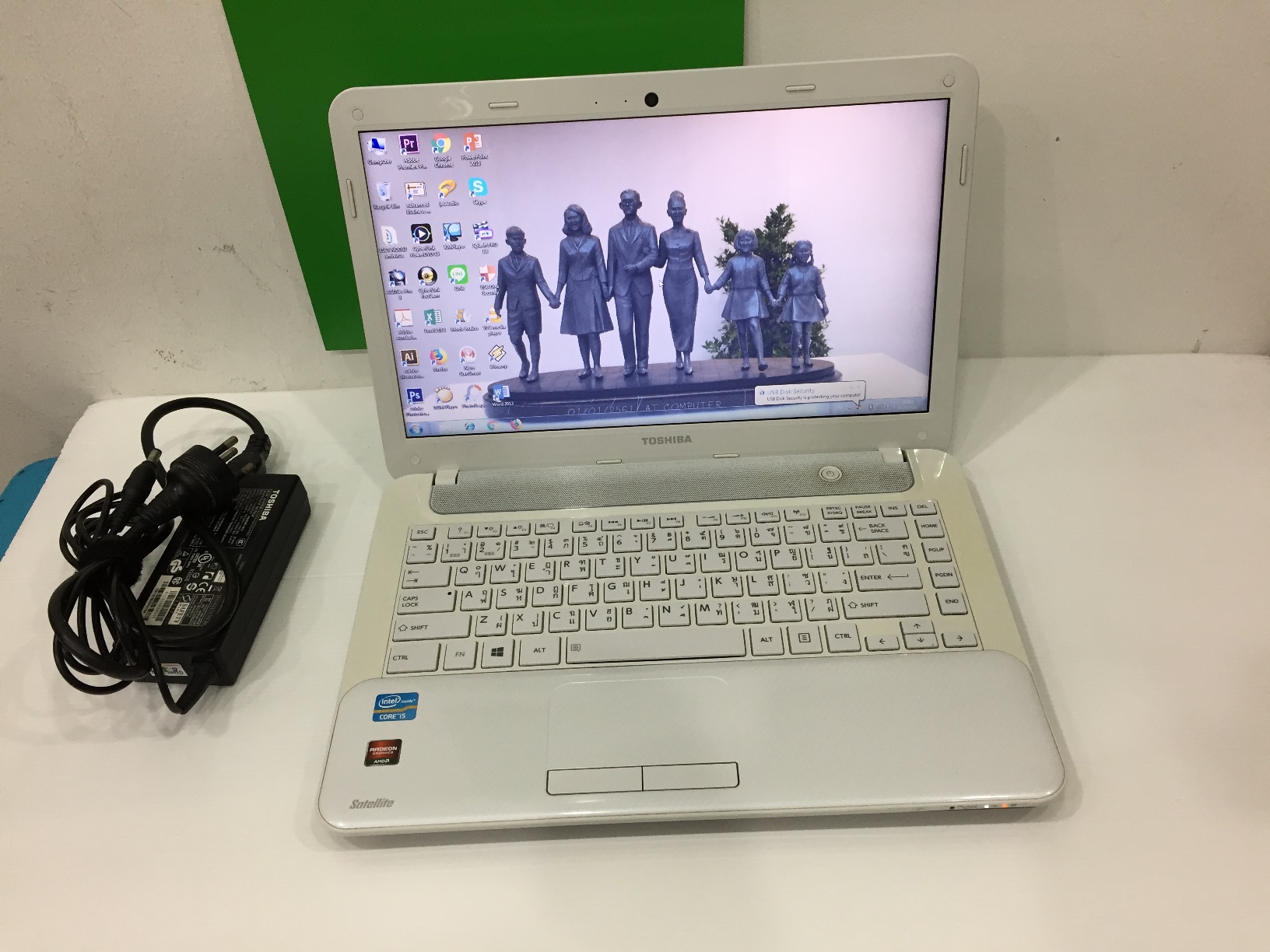 TOSHIBA Satellite M840-1068X