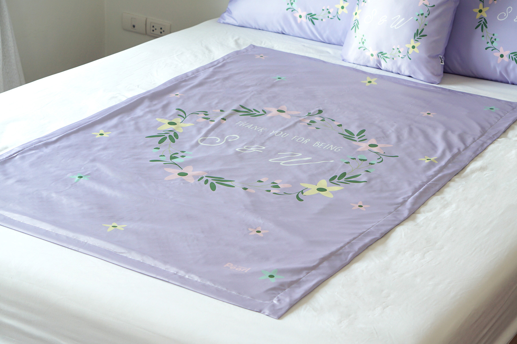 ผ้าห่ม ใส่ชื่อ ลาย Flower Frame - Lavender ไซส์ใหญ่ 100x150cm