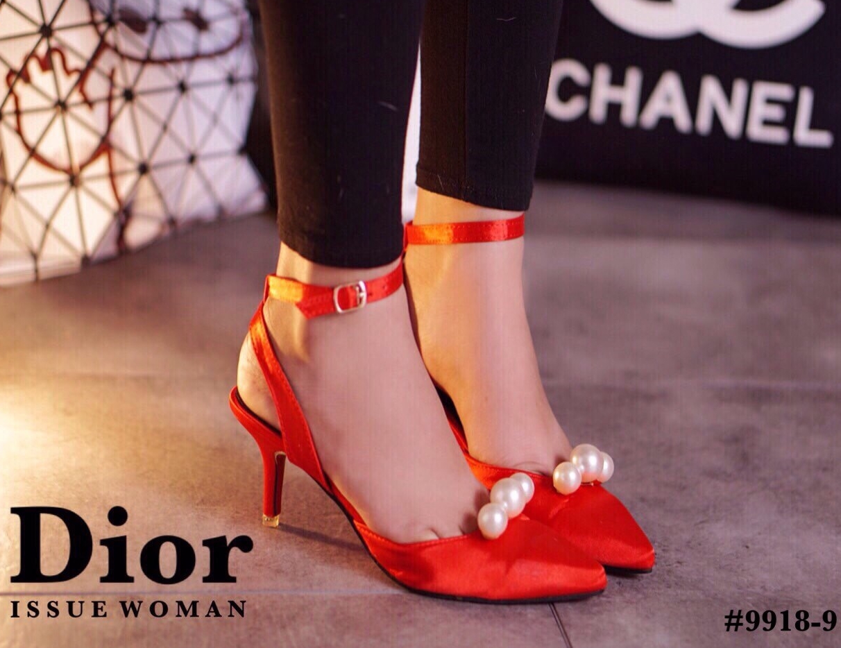 พร้อมส่ง : รองเท้าส้นเข็มสไตล์ Dior (สีแดง)