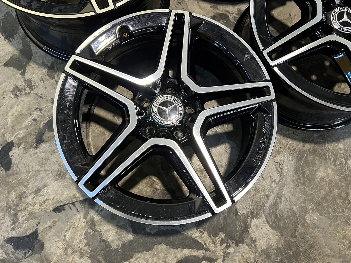 ล้อเบนซ์แท้ AMG 5 tawin spoke 18" C-class w205