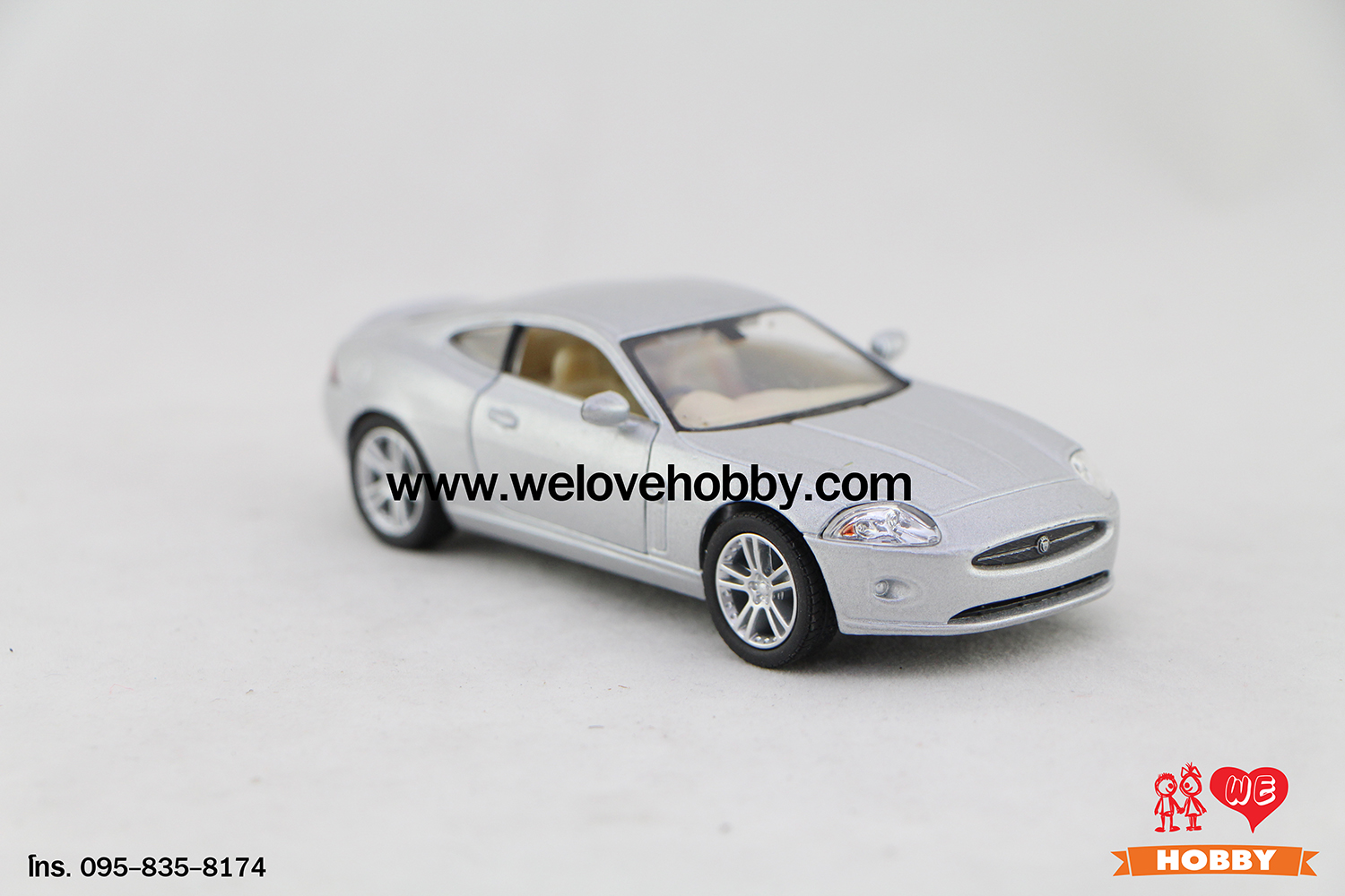 โมเดลรถซุปเปอร์ คาร์ Jaguar XK Coupe สีเทา Scale 1:38