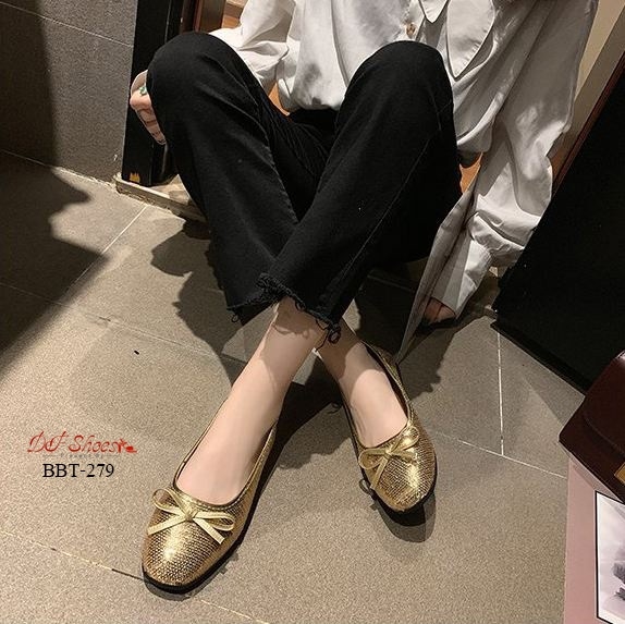 รองเท้าคัทชูส้แบนปักเลื่อม (สีเงิน)