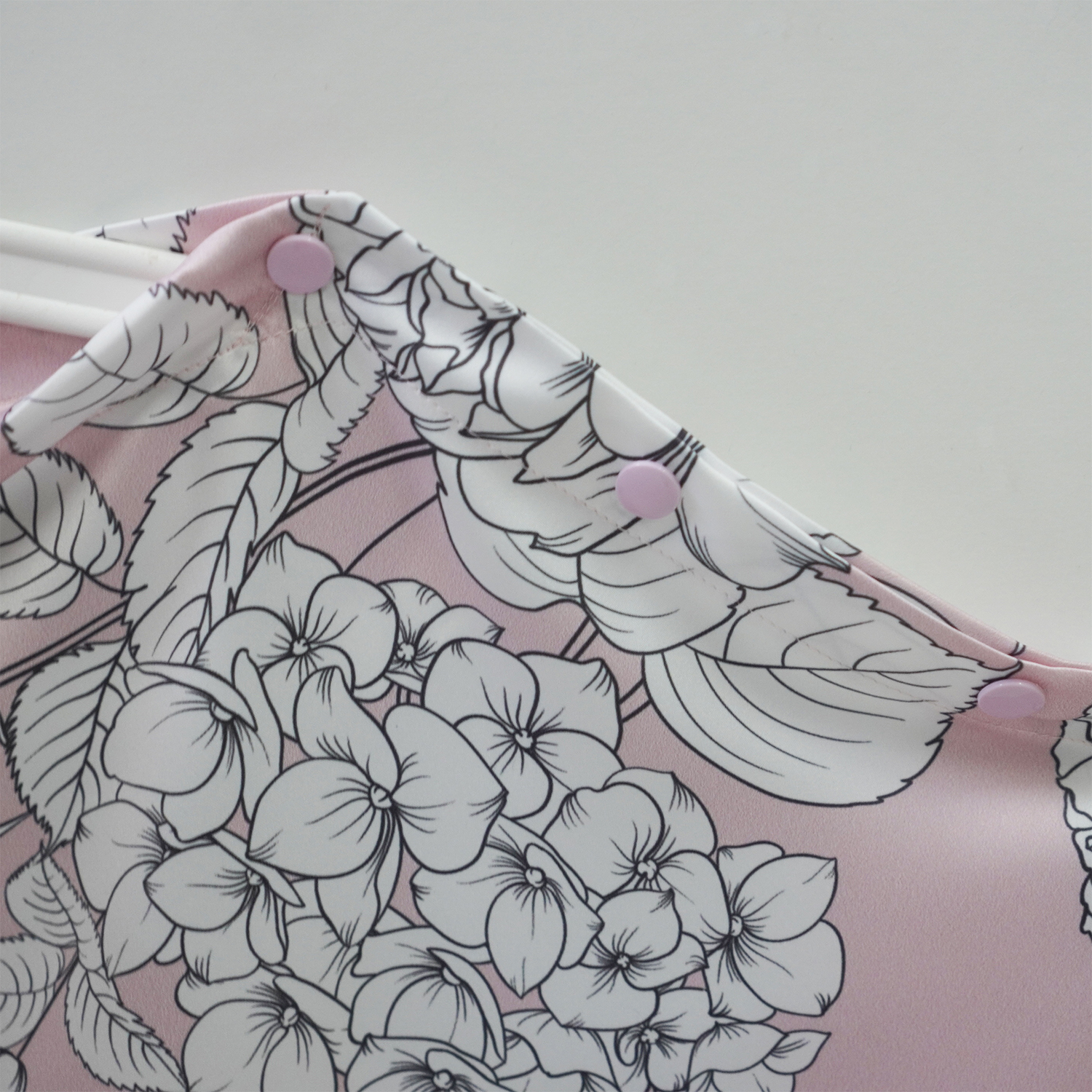 ผ้าคลุมให้นม 3in1 (รุ่นมีกระดุม ถอดโครงได้) แบบสั่งทำใส่ชื่อ ลาย Butterfly Vintage - Pink