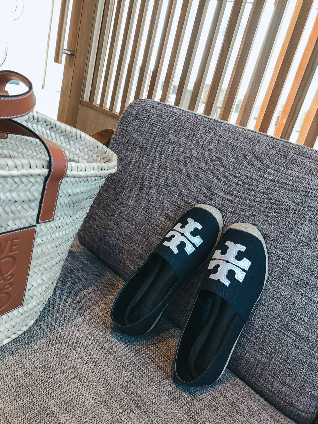 รองเท้าคัทชูStyle Tory Burch (สีครีม)