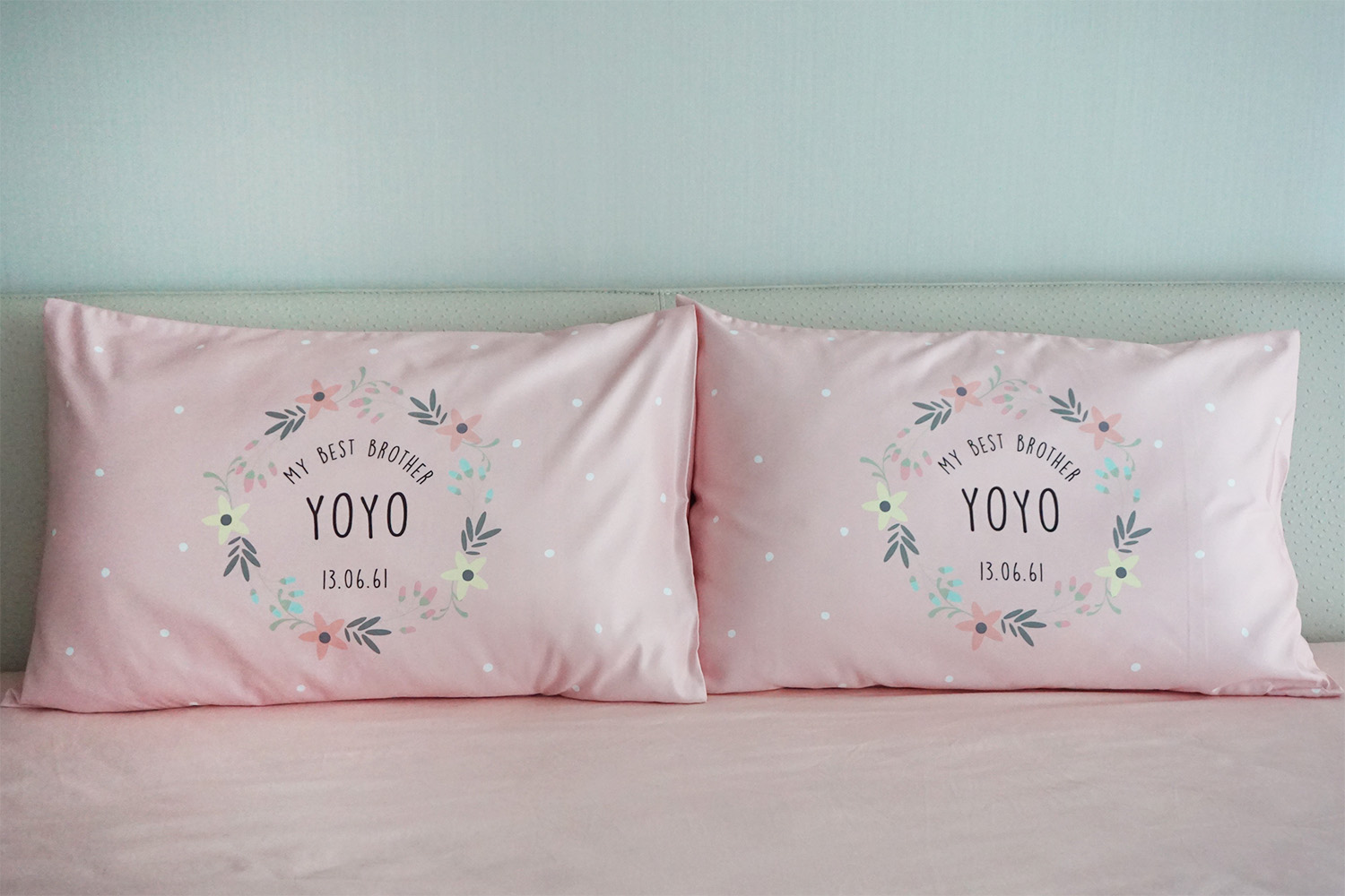 ปลอกหมอนหนุนคู่ พิมพ์ลายเต็มผืน Polka Dot - Pink - Floral Frame