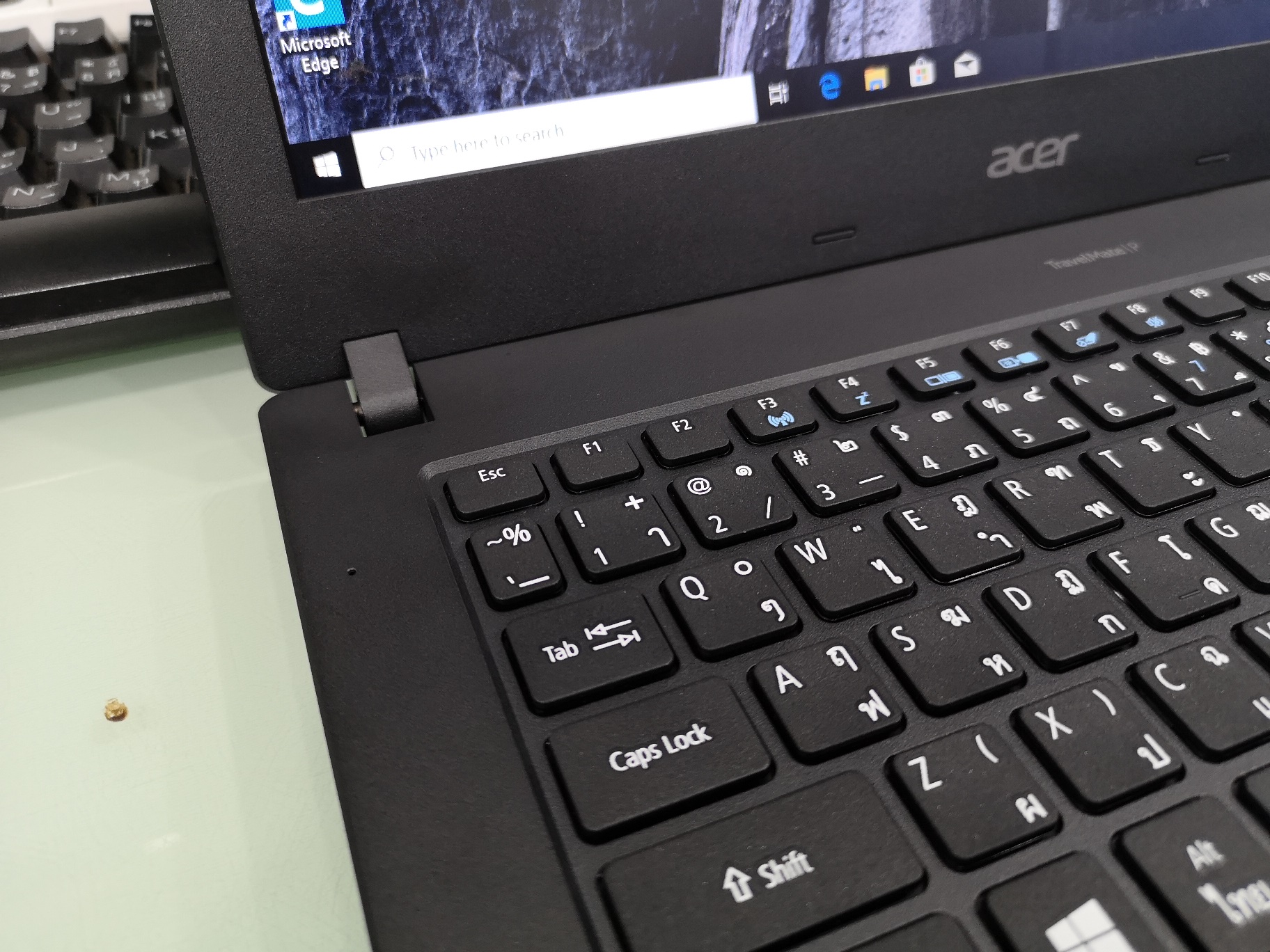 Acer TravelMate P2 TMP2410