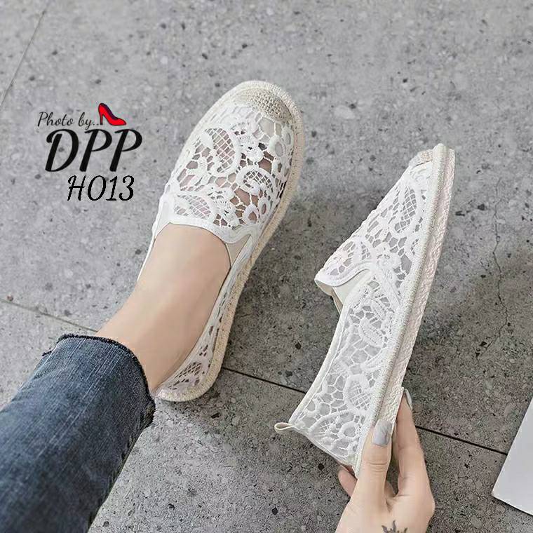 รองเท้าคัทชูผ้าลูกไม้นิ่ม