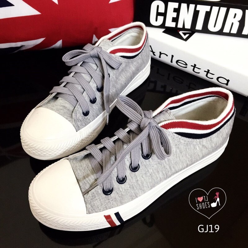 พร้อมส่ง : รองเท้าผ้าใบทรงคอนเวิร์สแต่งลาย (สีเทา)