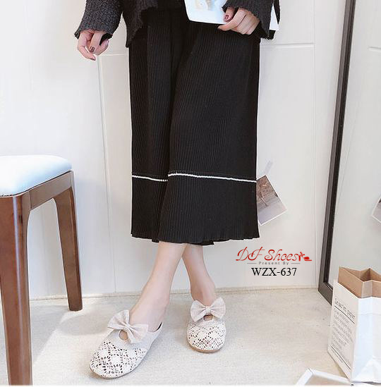 รองเท้าลูกไม้เปิดส้นแต่งโบว์ (สีดำ)