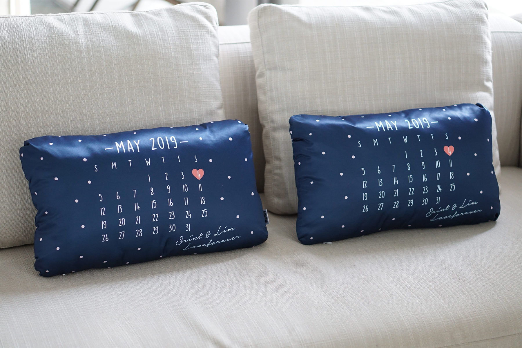 หมอนอิงทรงสี่เหลี่ยมยาว Calendar - Navy