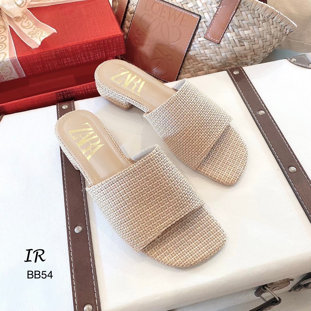 รรองเท้าแตะผ้าปอ Style Zara (สีครีม)