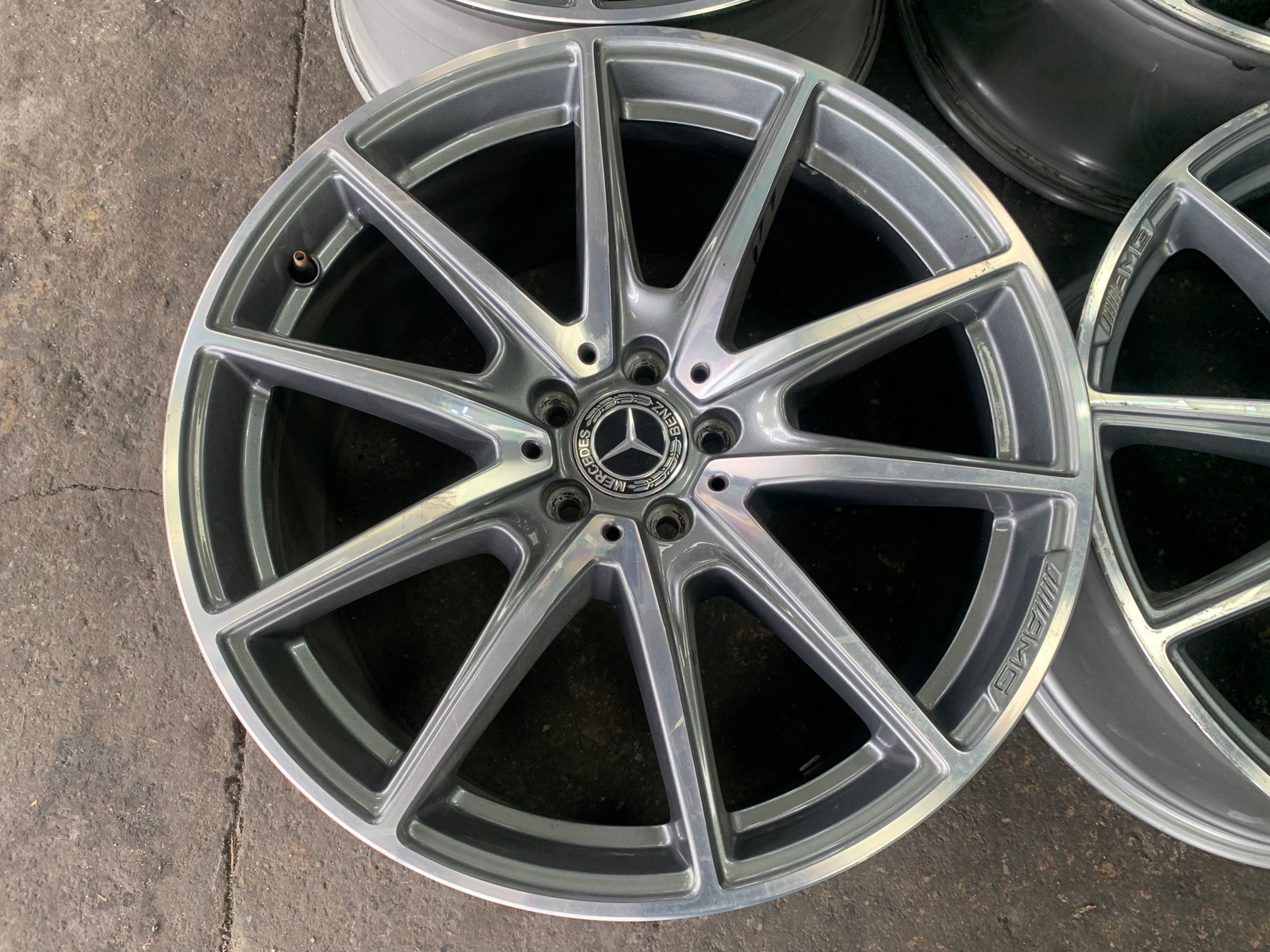 ล้อเบนซ์แท้ AMG 10 SPOKE W222 20"