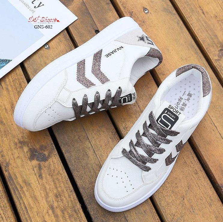 รองเท้าผ้าใบแต่งแถบกลิตเตอร์ (สีเทา)