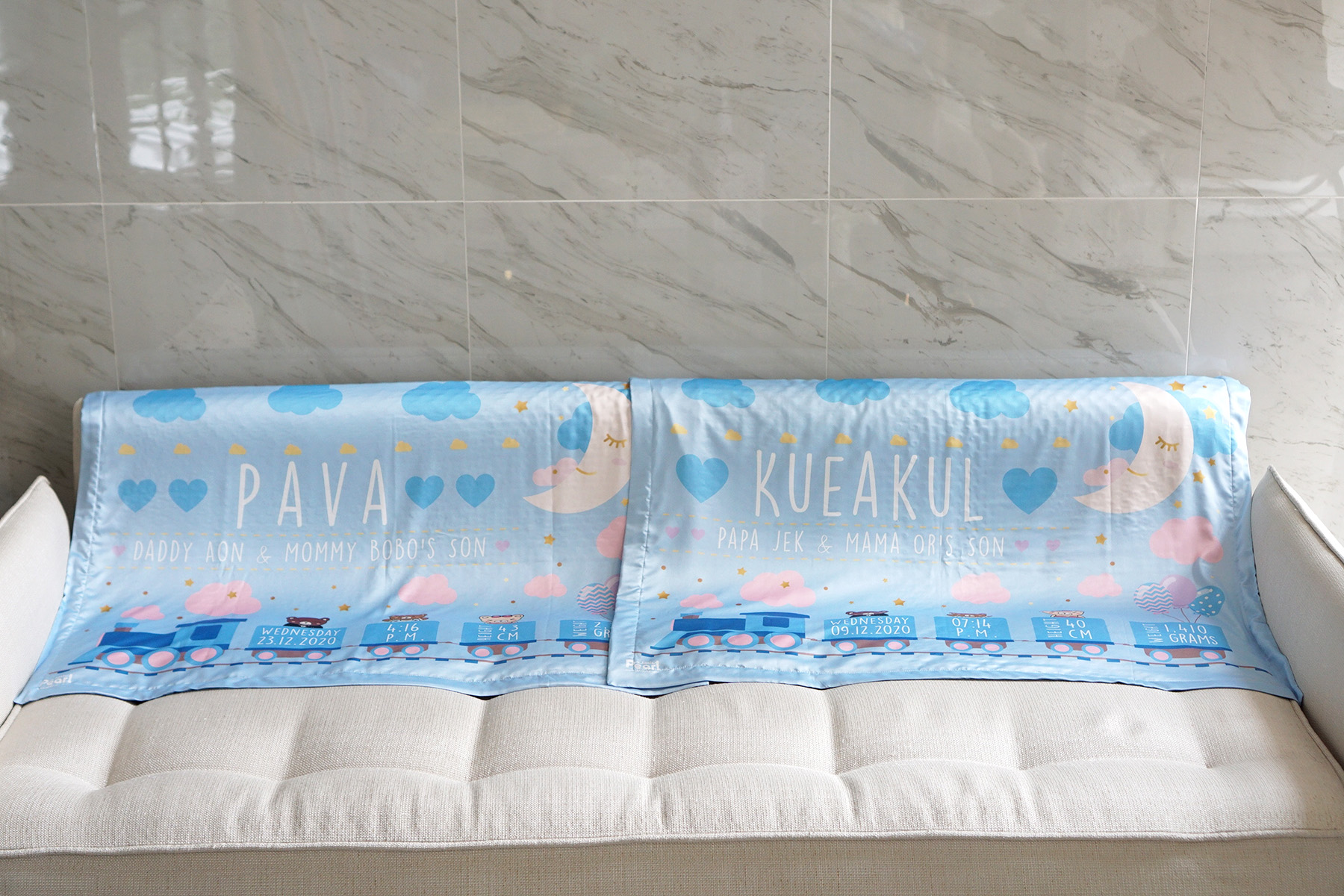 ผ้าห่มเด็ก ใส่ประวัติแรกเกิด ลายรถไฟ Train - Blue