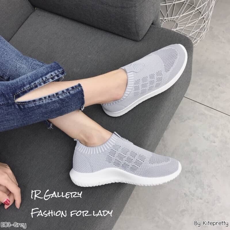 รองเท้าผ้าใบทรงสวมสไตล์ Sport Girl (สีดำ)