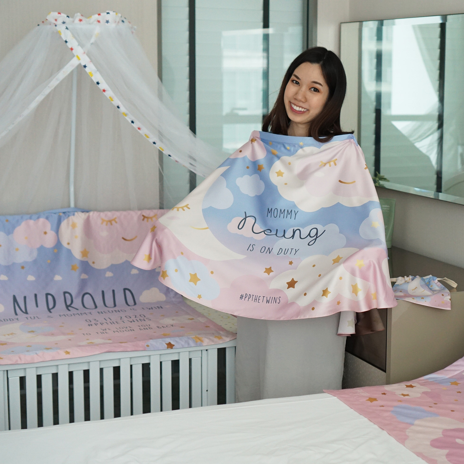 ชุดของขวัญเด็กแรกเกิด ผ้าคลุมให้นม + ผ้าห่มขนาด 75x100cm ลาย Moon - Blue Pink (น้องแฝด ผ้าห่ม 2 ผืน)